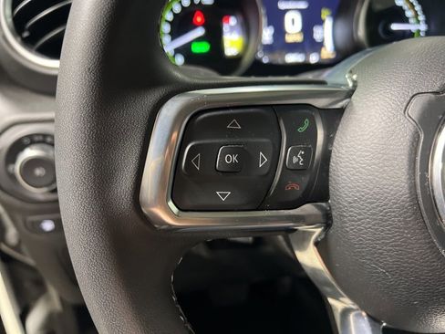 Used 2023 Jeep Wrangler Unlimited Sahara image 24