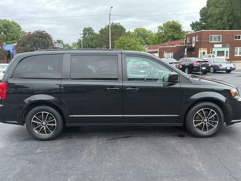 Used 2019 Dodge Grand Caravan GT FWD image 4