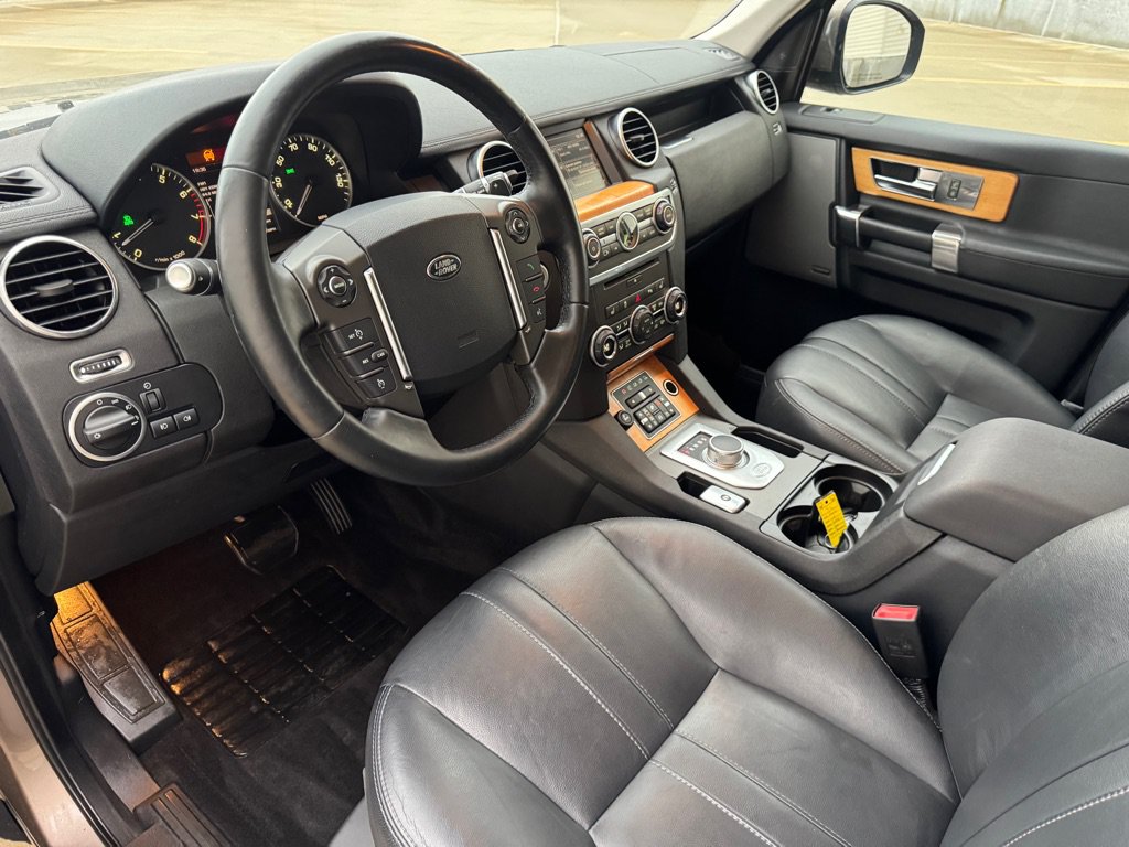 Used 2015 Land Rover LR4 HSE AWD/4WD image 15