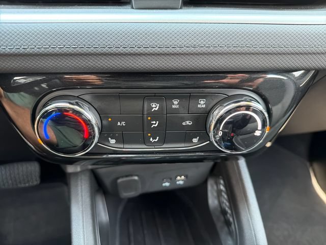 Used 2026 Chevrolet TrailBlazer LT w/ LT Cold Weather Package FWD image 14