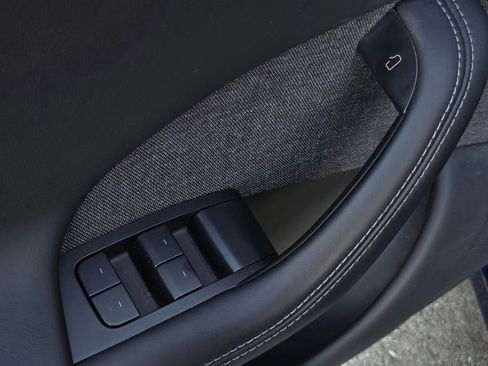 Used 2023 Tesla Model S image 11