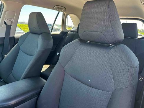 Used 2025 Toyota RAV4 XLE FWD image 14
