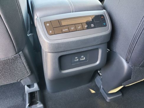 New 2025 Nissan Pathfinder SV image 14