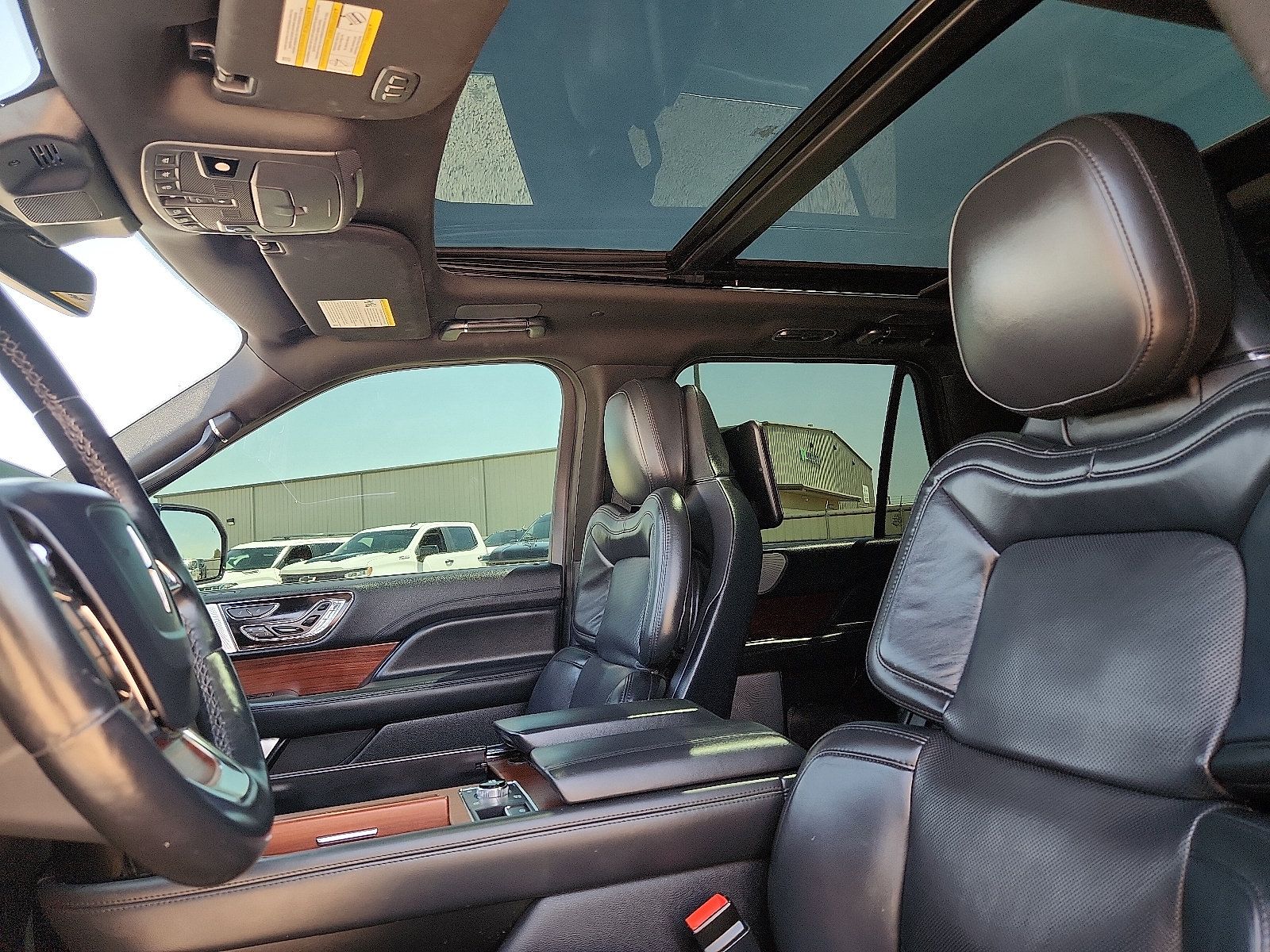 Used 2023 Lincoln Navigator L Reserve AWD/4WD image 11