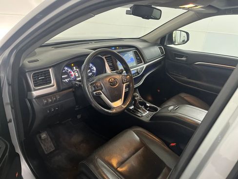 Used 2015 Toyota Highlander Limited Platinum image 26
