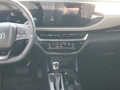 Used 2024 Buick Envista Avenir image 28