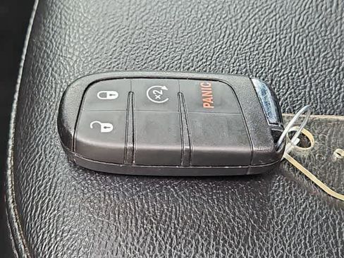 Used 2024 Jeep Compass Latitude AWD/4WD image 28
