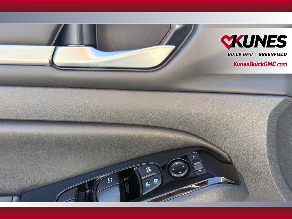 Used 2024 Nissan Altima 2.5 SR FWD image 19