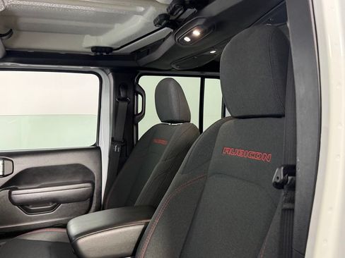 Certified 2025 Jeep Wrangler Unlimited Rubicon w/ Convenience Group AWD/4WD image 24