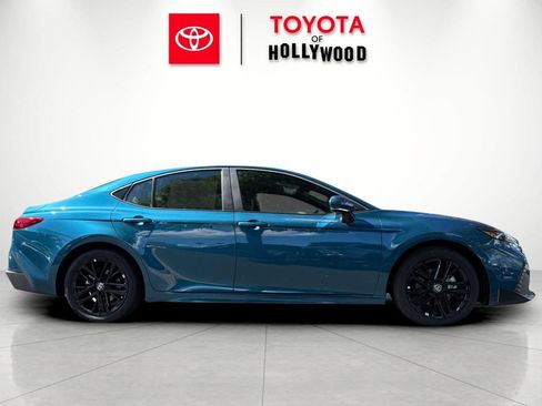 New 2026 Toyota Camry SE FWD image 3
