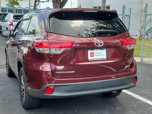 Used 2017 Toyota Highlander XLE FWD image 8