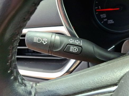 Used 2020 Chevrolet Equinox LT image 24