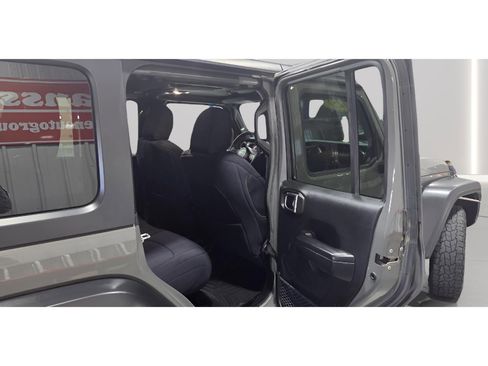 Used 2019 Jeep Wrangler Unlimited Sport S image 26