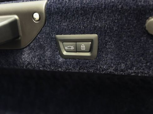 Used 2019 Rolls-Royce Dawn image 29