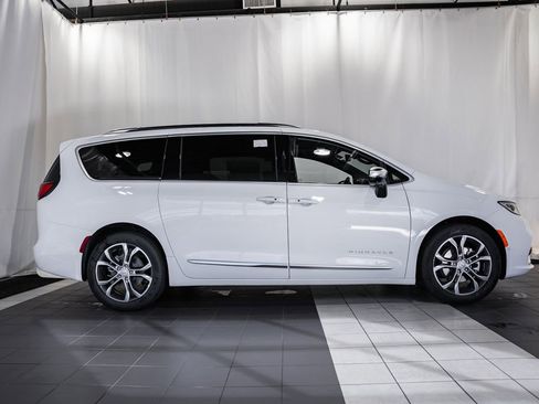 New 2026 Chrysler Pacifica Pinnacle w/ Trailer Tow Group image 3