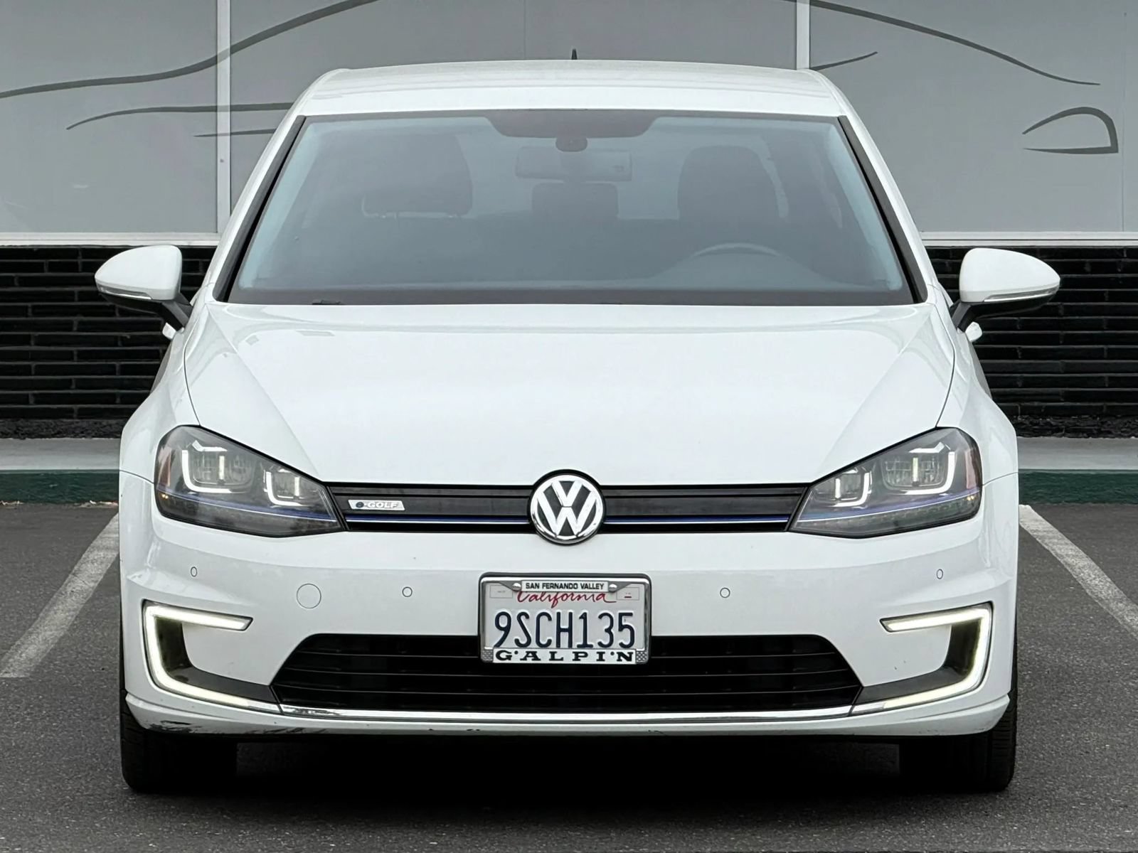 Used 2015 Volkswagen e-Golf SEL Premium FWD image 2