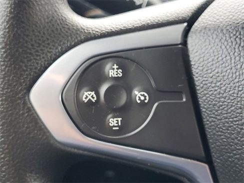 Used 2021 Chevrolet Traverse LS image 13