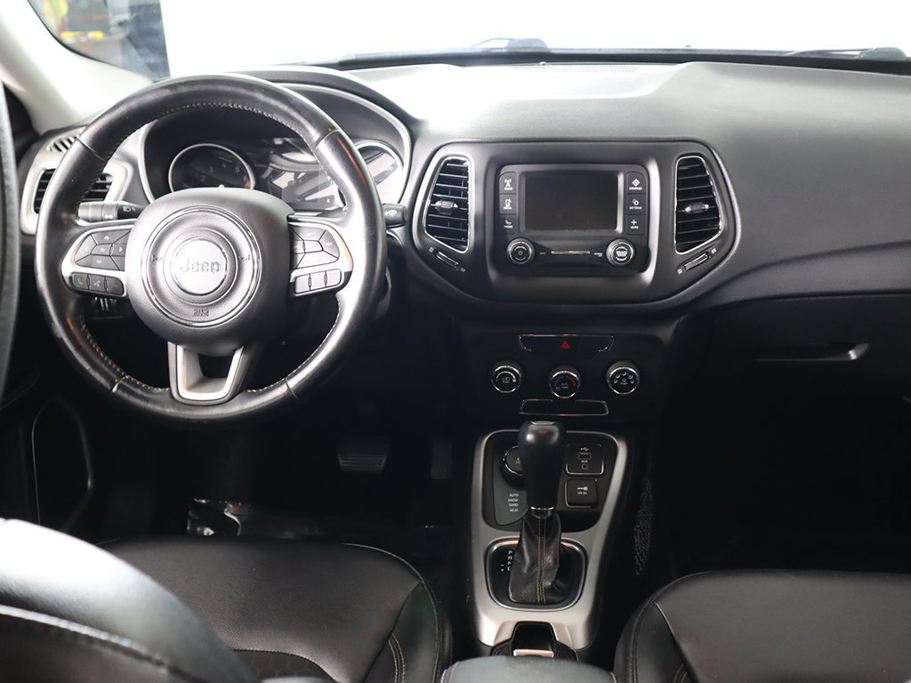 Used 2018 Jeep Compass Latitude AWD/4WD image 26