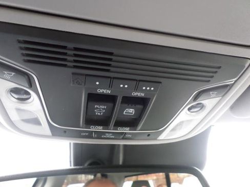 Used 2018 Honda Ridgeline RTL-E image 25