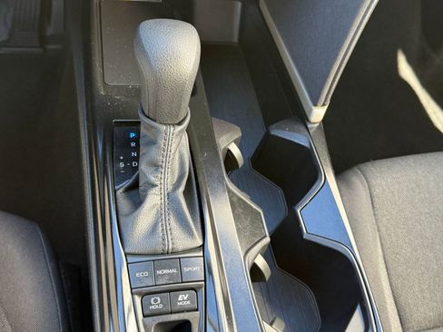 Used 2025 Toyota Camry LE image 18