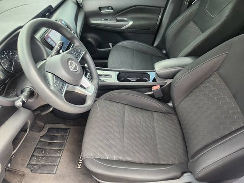 Used 2023 Nissan Kicks SV w/ Interior Electronics Package FWD image 12