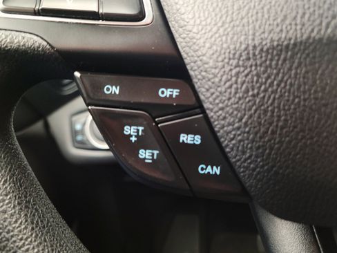 Used 2018 Ford Escape SE image 11