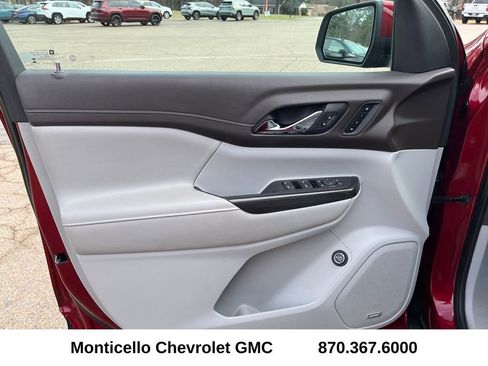 Used 2020 GMC Acadia SLT w/ Premium Package image 10