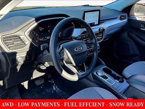 Used 2022 Ford Escape SE w/ Cold Weather Package image 16