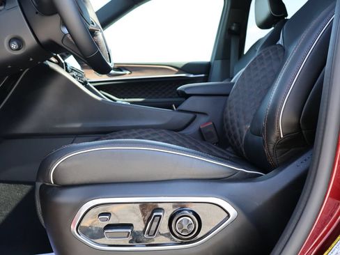 Used 2025 Jeep Grand Cherokee Summit w/ Obsidian Package AWD/4WD image 38