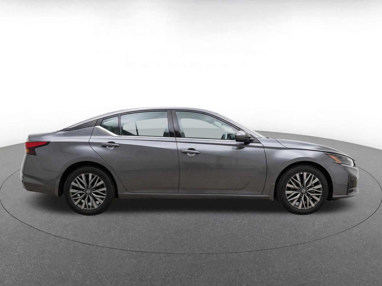 Used 2026 Nissan Altima 2.5 SV FWD image 9