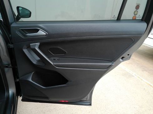 Used 2022 Volkswagen Tiguan S image 21