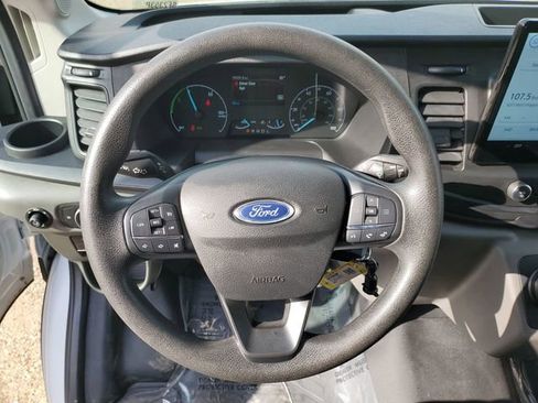 Used 2022 Ford E-Transit Medium Roof image 11