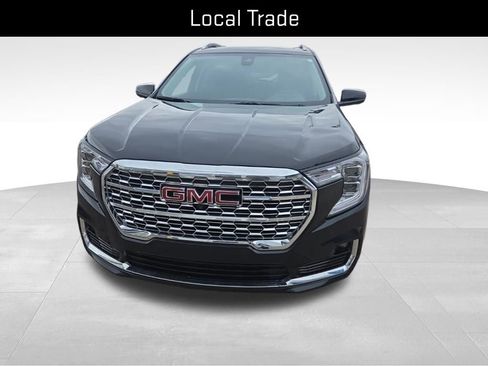 Used 2024 GMC Terrain Denali w/ Black Diamond Edition image 8