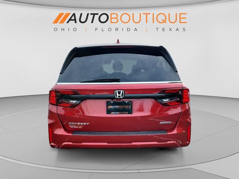 Used 2025 Honda Odyssey Touring image 4