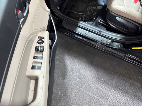Used 2018 Hyundai Elantra SEL FWD image 29