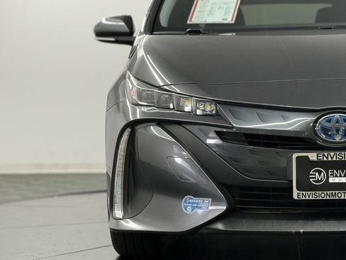 Certified 2021 Toyota Prius Prime LE image 4