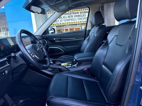 Used 2025 Kia Telluride S image 11