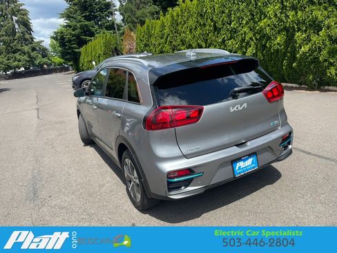 Used 2022 Kia Niro EX FWD image 8