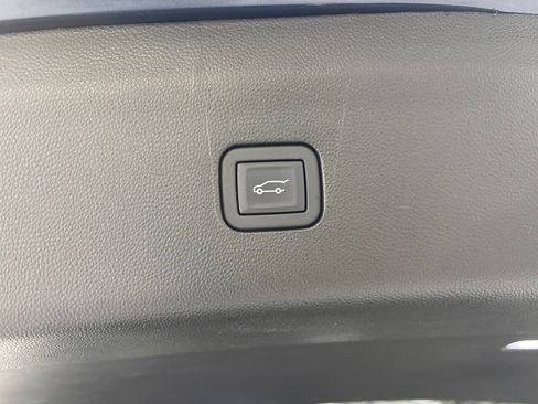 Used 2023 Buick Enclave Essence AWD/4WD image 48