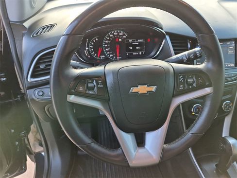 Used 2021 Chevrolet Trax LT w/ Premium Seat Package image 14