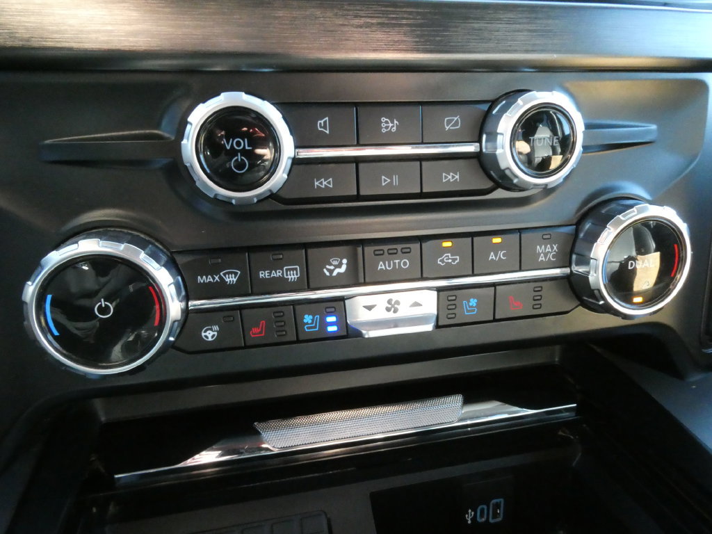 Used 2024 Ford F350 Lariat w/ Chrome Package AWD/4WD image 29
