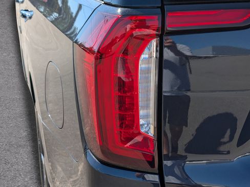 Certified 2023 GMC Yukon Denali Ultimate image 11