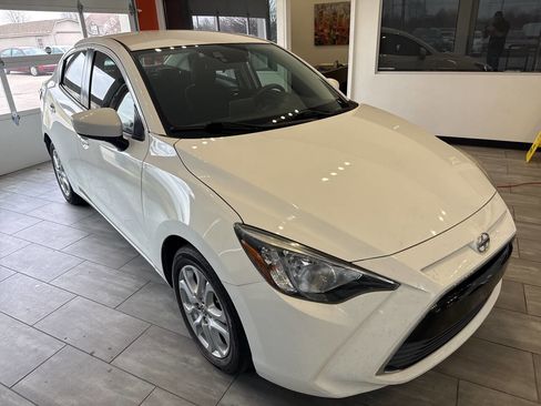 Used 2016 Scion iA image 4