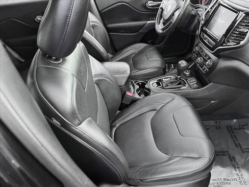 Used 2019 Jeep Cherokee Limited image 20