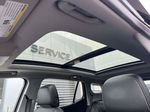 Used 2023 GMC Terrain SLT w/ Infotainment Package II AWD/4WD image 23