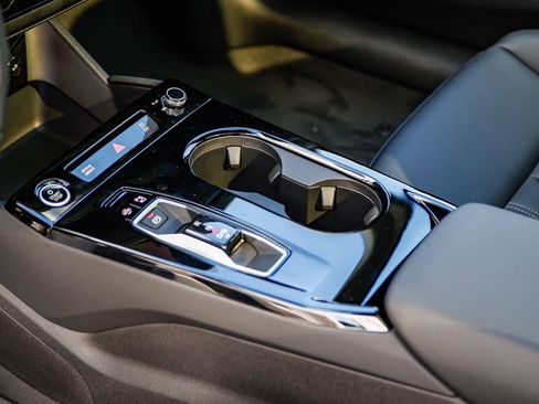 New 2025 Audi A6 e-tron Premium image 20