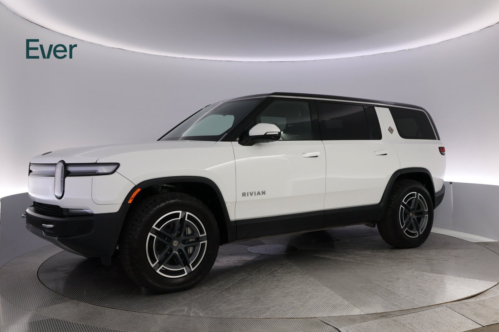 Used 2025 Rivian R1S Adventure Dual AWD/4WD image 18
