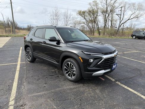 New 2026 Chevrolet TrailBlazer LT FWD image 3