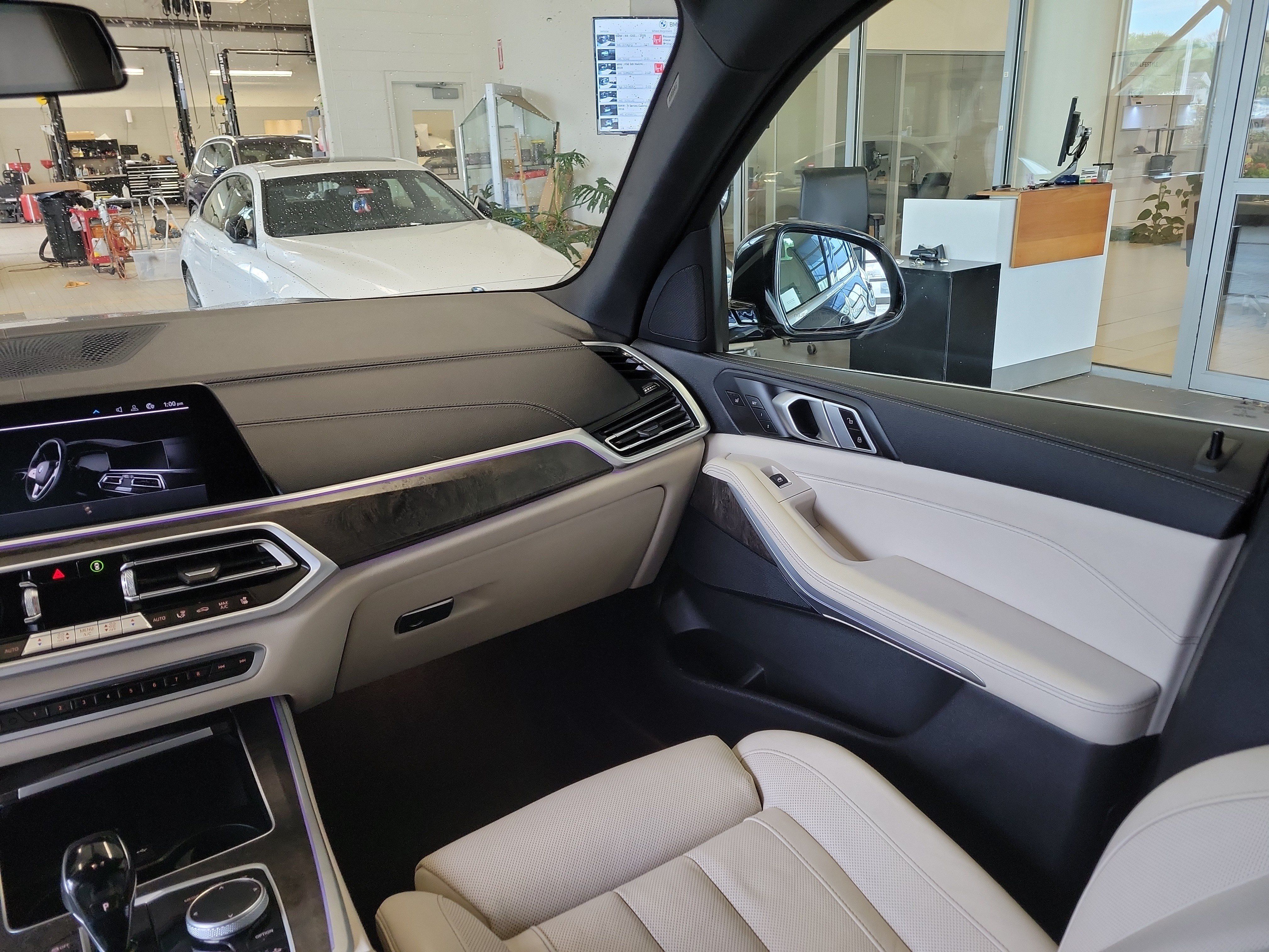 Used 2022 BMW X5 xDrive45e w/ Luxury Seating Package AWD/4WD image 19