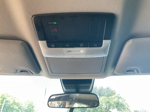 Used 2025 Nissan Altima 2.5 SV FWD image 14